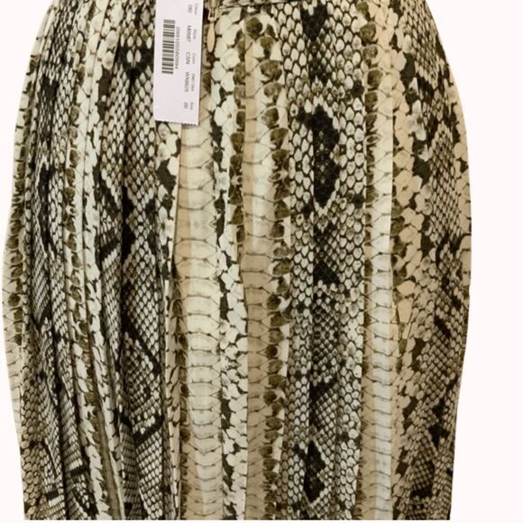 NWT J. Crew Pleated midi skirt in snakeskin print-M0587 - Picture 9 of 15